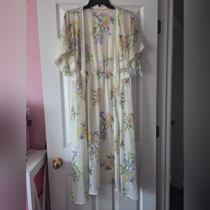 Toby & Olive women's floral kimono size L